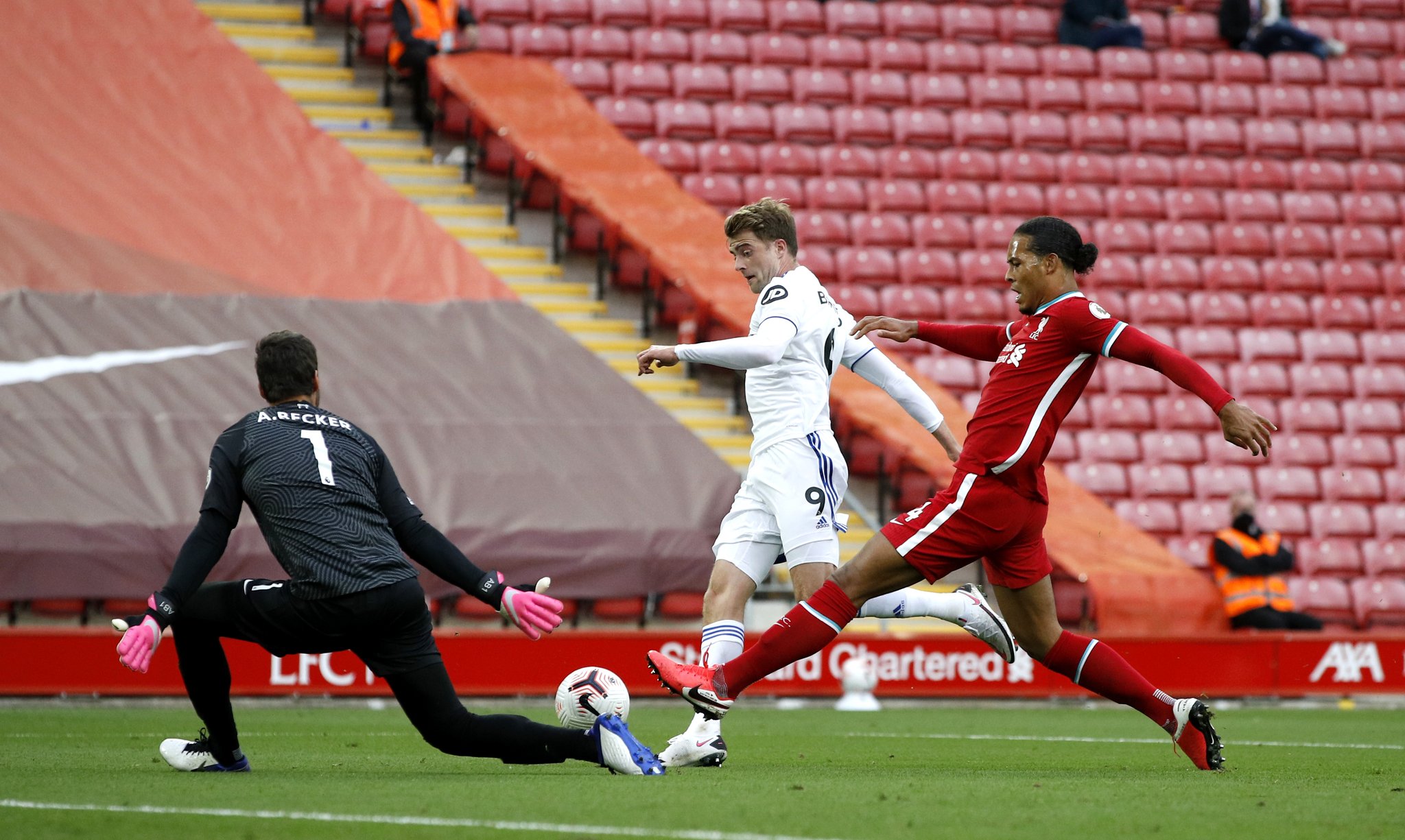 案件相比 案件相比